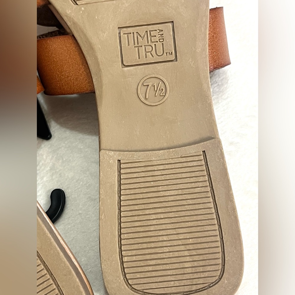 Time and Tru Brown Slide Sandals with Gold Accent Women’s Size 7.5 NWT - Picture 11 of 15
